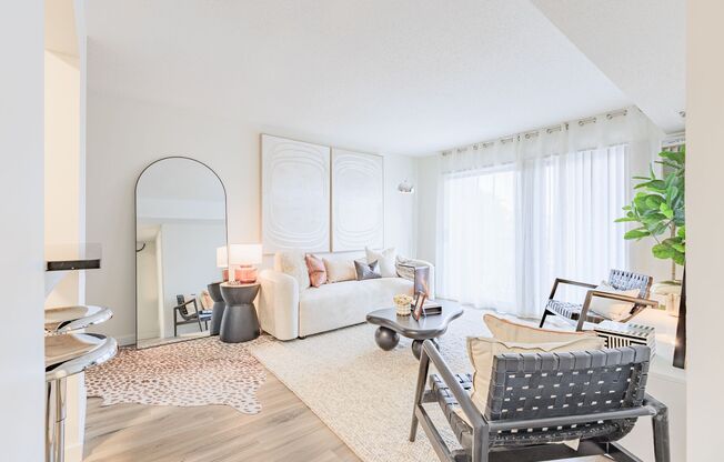 1 bed, 1 bath, 450 sqft, $1,245, Unit 2512-0433