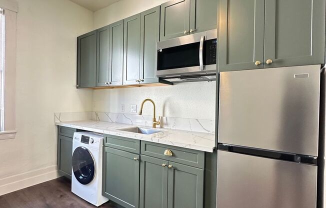 Studio, 1 bath, 166 sqft, $1,650, Unit 228