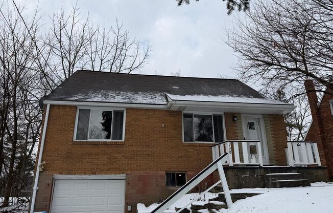 Newly Renovated 3BD 1 1/2BA house in Penn Hills!