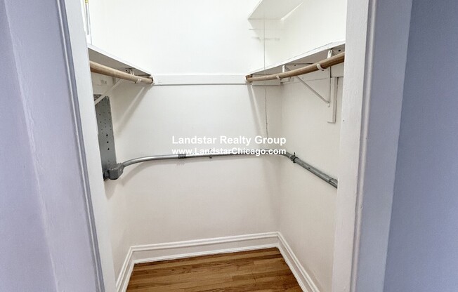 3257 W Wrightwood Ave