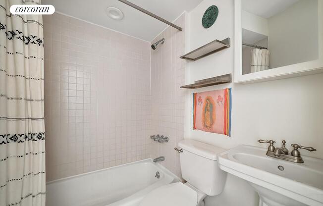 180 STERLING PL