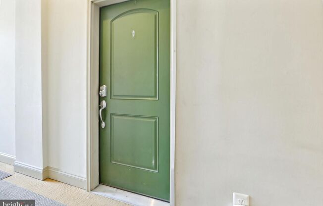 Modern 1BR Condo w/ Parking option in Columbia Heights – Prime Location!