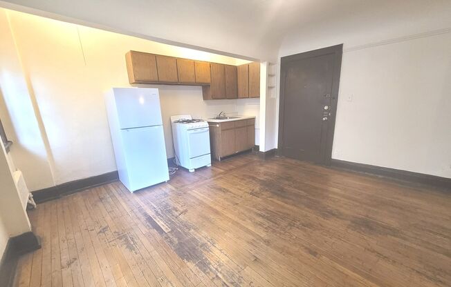 Studio, 1 bath, $775, Unit 104