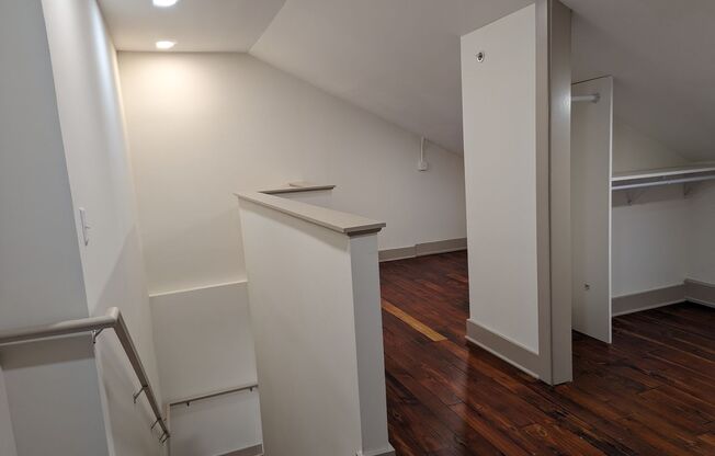 1 bed, 1.5 baths, 1,131 sqft, $1,655, Unit 1705 - 301