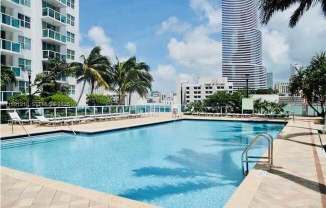 1 bed, 1 bath, 981 sqft, $3,350, Unit 41 SE 5th St # 2305