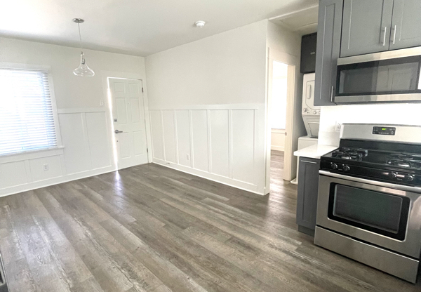 1443 ECHO PARK AVE