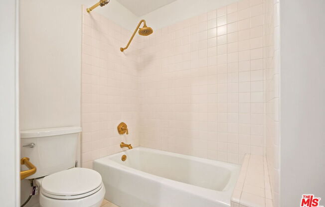 2 beds, 3 baths, 2,018 sqft, $10,499, Unit 1104