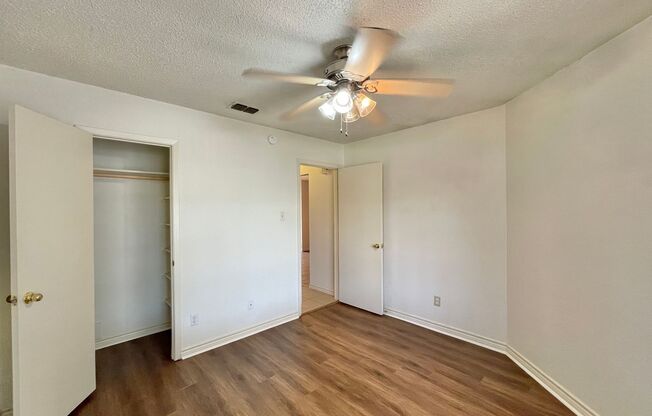 2 beds, 1 bath, $1,300