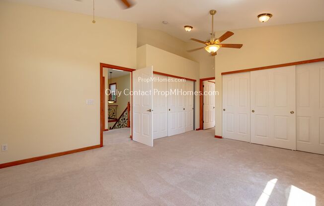 Charming & Spacious Two Story Home In N Portland!