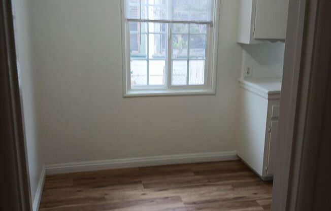 2 beds, 1 bath, $2,100, Unit 389