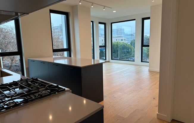 Epic REA - Live at Renou - Modern 2024 Building - 2 BR/2 BA