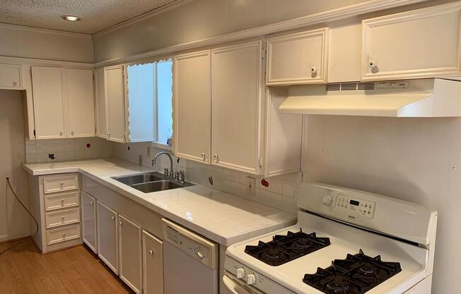 822 BANDERA LN