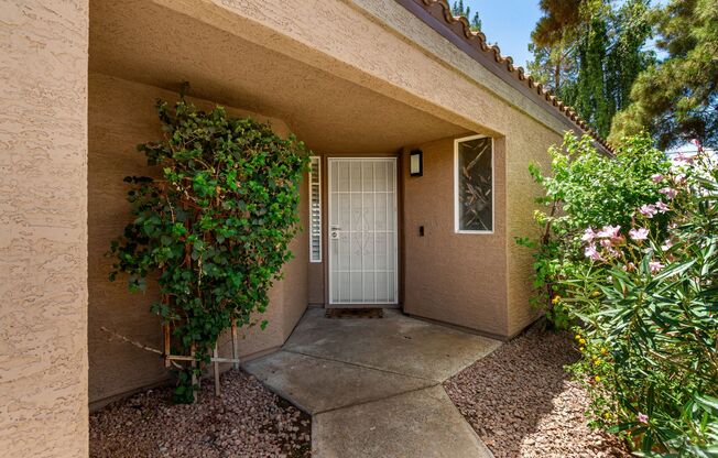 CHARMING 3 bed, 2 bath in Phoenix!