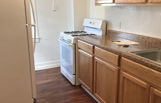 2 Bedroom House, Yard, Off-Street Parking-York City SD