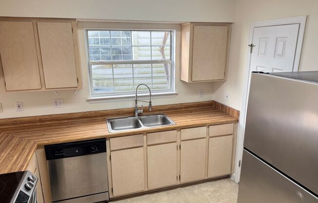 2 beds, 2 baths, $1,400