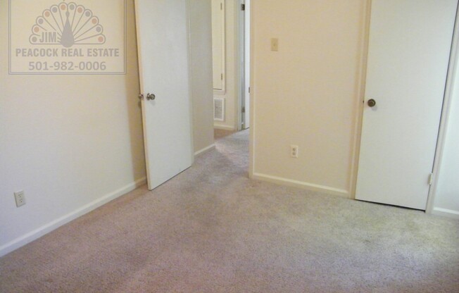 2 beds, 1 bath, 884 sqft, $650, Unit B