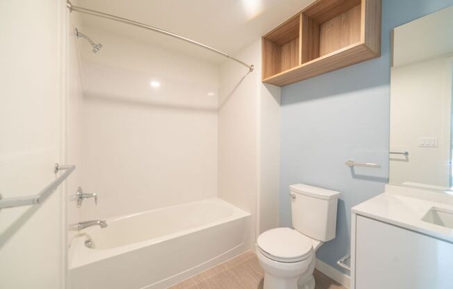 2 beds, 2 baths, 898 sqft, $4,550, Unit 705A