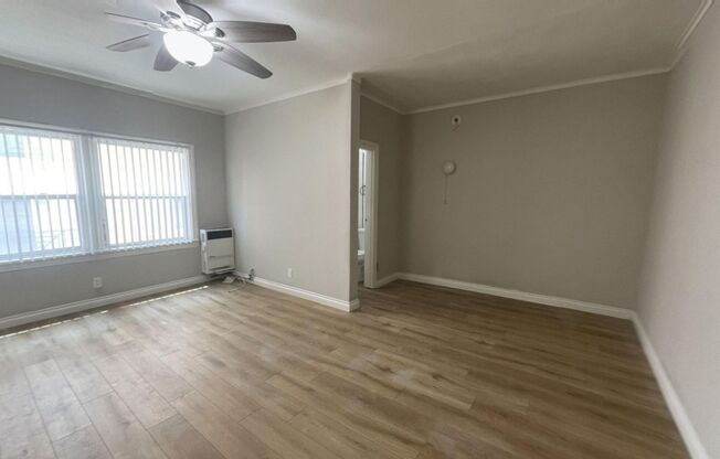 Union Apts...Remodeled Studio..New Laminate Floors...CALL NOW!