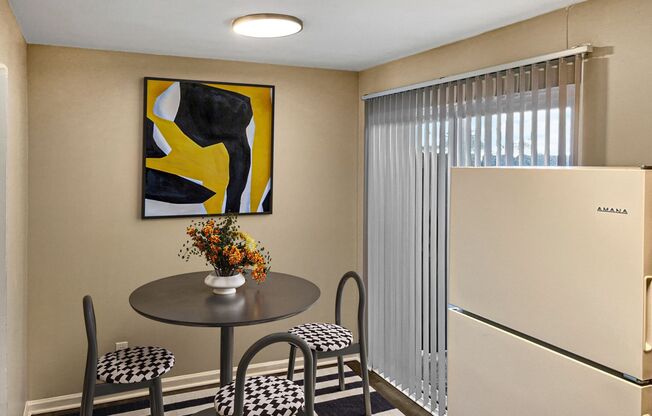 2 beds, 1.5 baths, 1,000 sqft, $960, Unit 2461 - Unit 5E