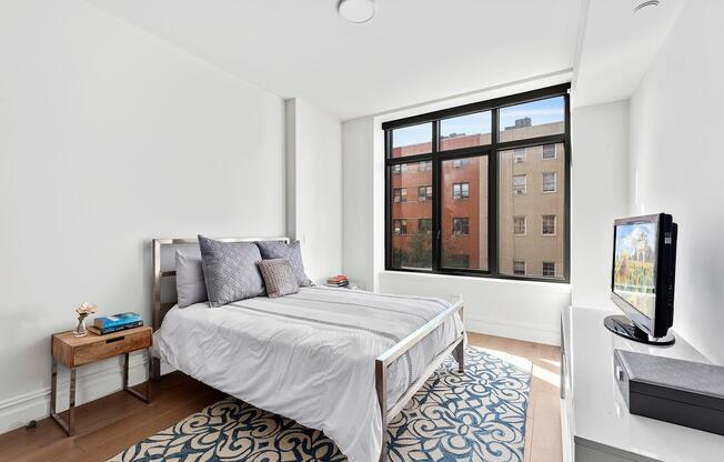 245 W 14 ST