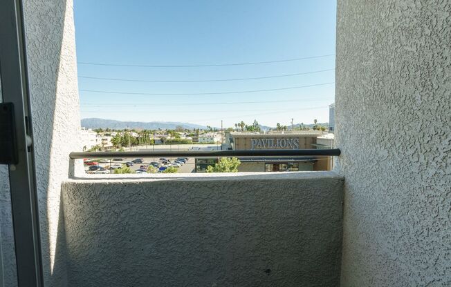 1 bed, 1 bath, 550 sqft, $1,948, Unit 303