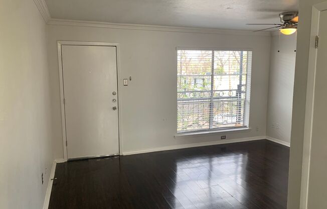1 bed, 1 bath, 600 sqft, $985, Unit 112