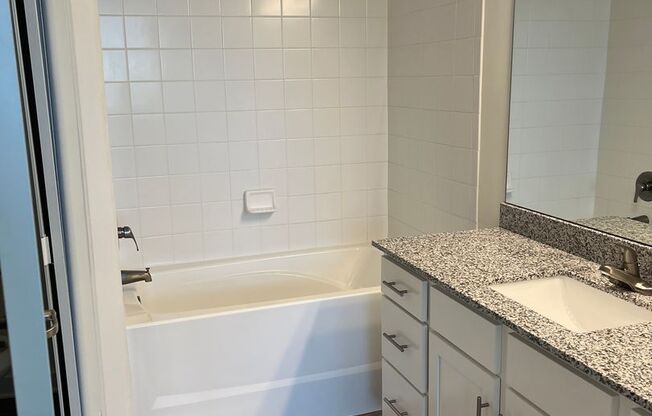 2 beds, 2 baths, 1,150 sqft, $1,760, Unit 10-1013