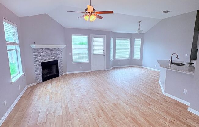 Stylish 4-Bedroom Home in Waterleaf with Modern Upgrades