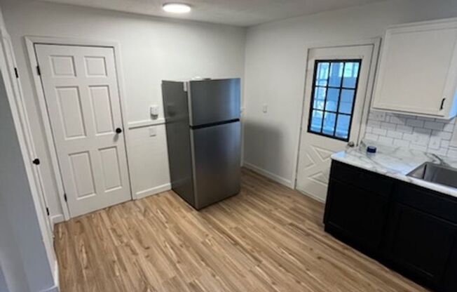 3 beds, 1 bath, $1,295