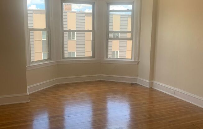 3 beds, 1 bath, 1,400 sqft, $1,575, Unit 4530-C17