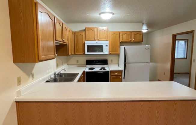 3 beds, 2 baths, $1,350