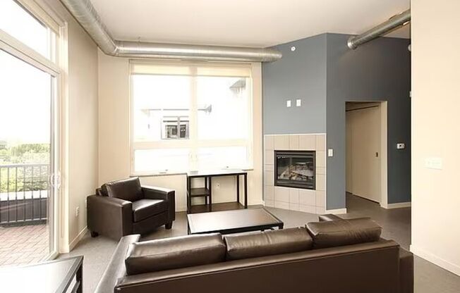 2 beds, 2 baths, 782 sqft, $2,000, Unit 401