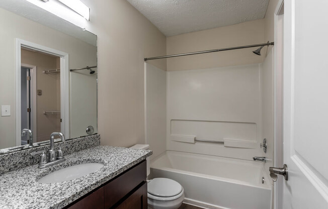 Bathroom at Bayside Apartment Homes, Hilliard, 43026