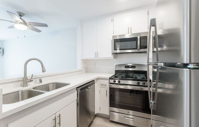 1 bed, 1 bath, 700 sqft, $1,798, Unit 319