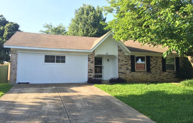 3 Bed - 2 Bath home in Lewisville