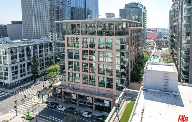 1 bed, 1 bath, 930 sqft, $2,800, Unit 513