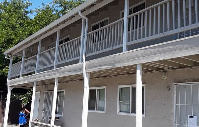 SACRAMENTO AVE. APARTMENTS