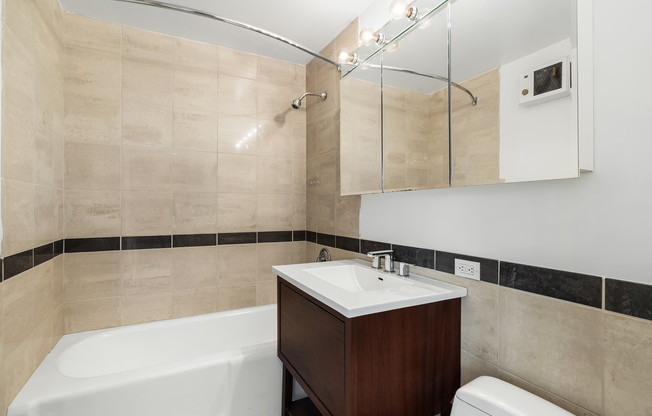 Studio, 1 bath, $4,000, Unit PHA