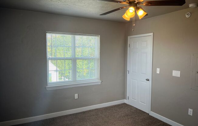 2 beds, 1 bath, 939 sqft, $1,250