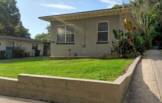 One room Duplex near Downtown Available Now!