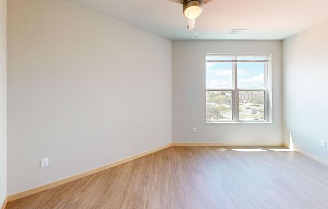 1 bed, 1 bath, 774 sqft, $1,600, Unit #315