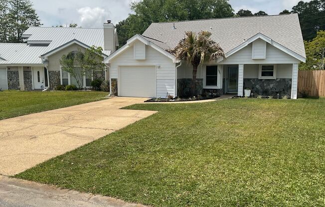 Adorable 3BR/2BA home in PRIME location!!