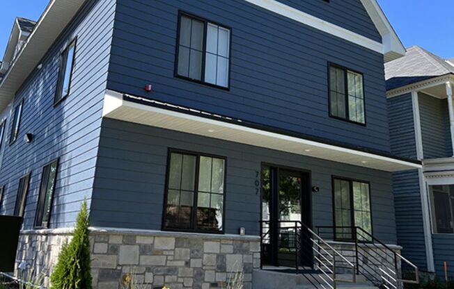 707, 709, 711, 713 13th Ave SE (4 Units)