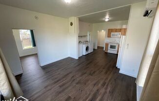 2 beds, 1 bath, $1,195