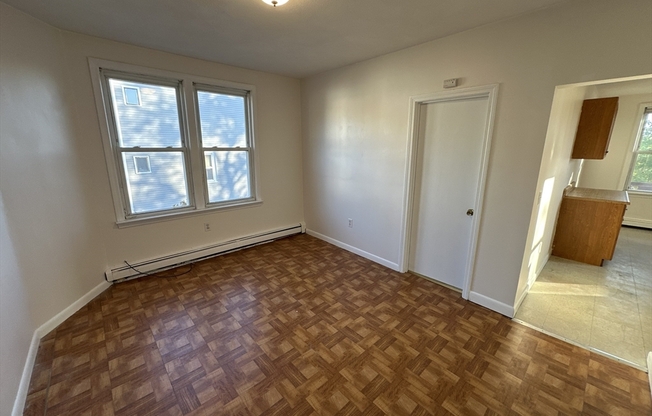 2 beds, 1 bath, $2,400, Unit 2