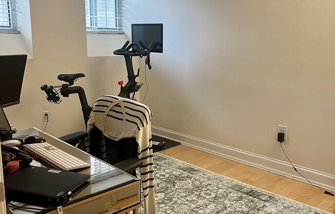 2 beds, 1 bath, 935 sqft, $3,850, Unit B301