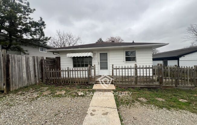 805-805 1/2 S Worth Ave