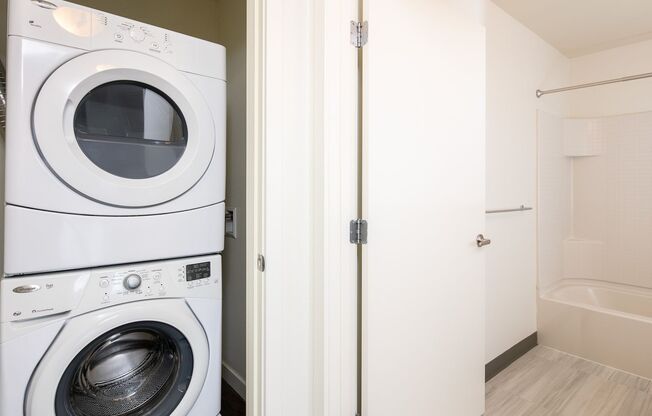 1 bed, 1 bath, 640 sqft, $1,995, Unit 411