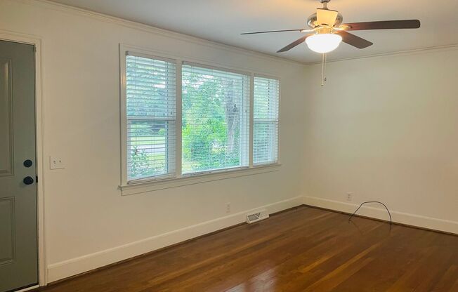 3 beds, 1 bath, $1,600