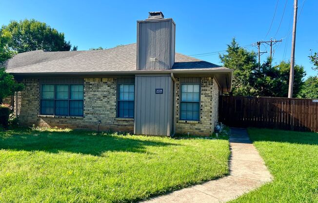 Lovely Duplex in The Heart of Grapevine